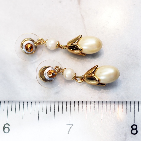 ๐ Elegant Carolee Pearl Drop Gold Tone Earrings NWT ๐ซ - Picture 7 of 10